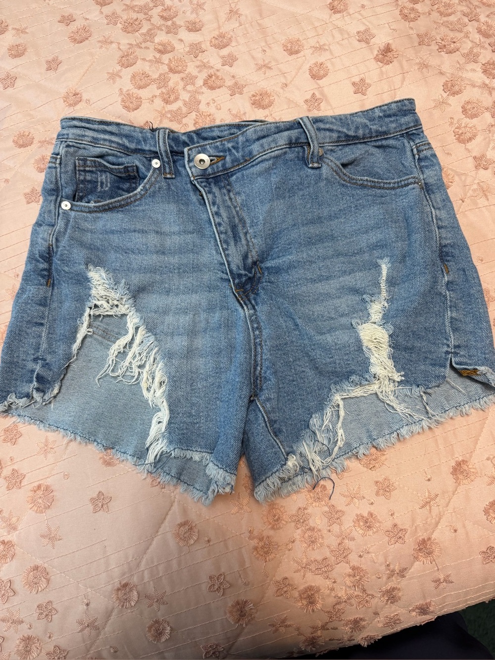 Kendall + Kylie "The Icon Short size 9/29